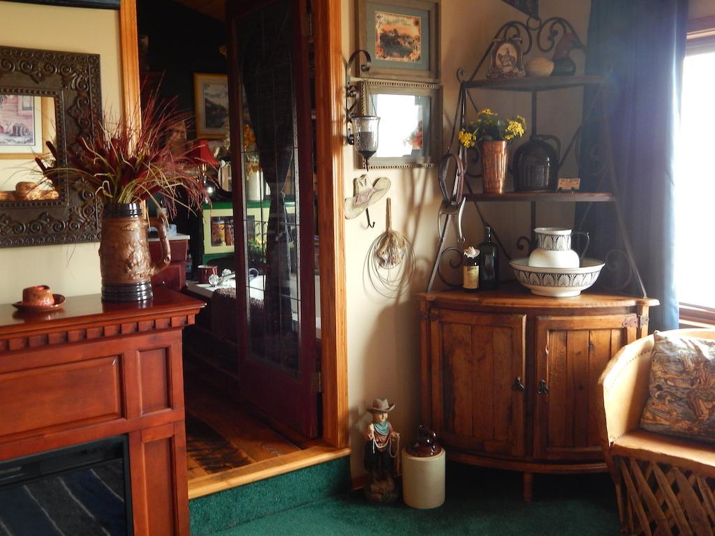 Idle Spurs Log Cabin Bed & Breakfast Black Diamond Δωμάτιο φωτογραφία