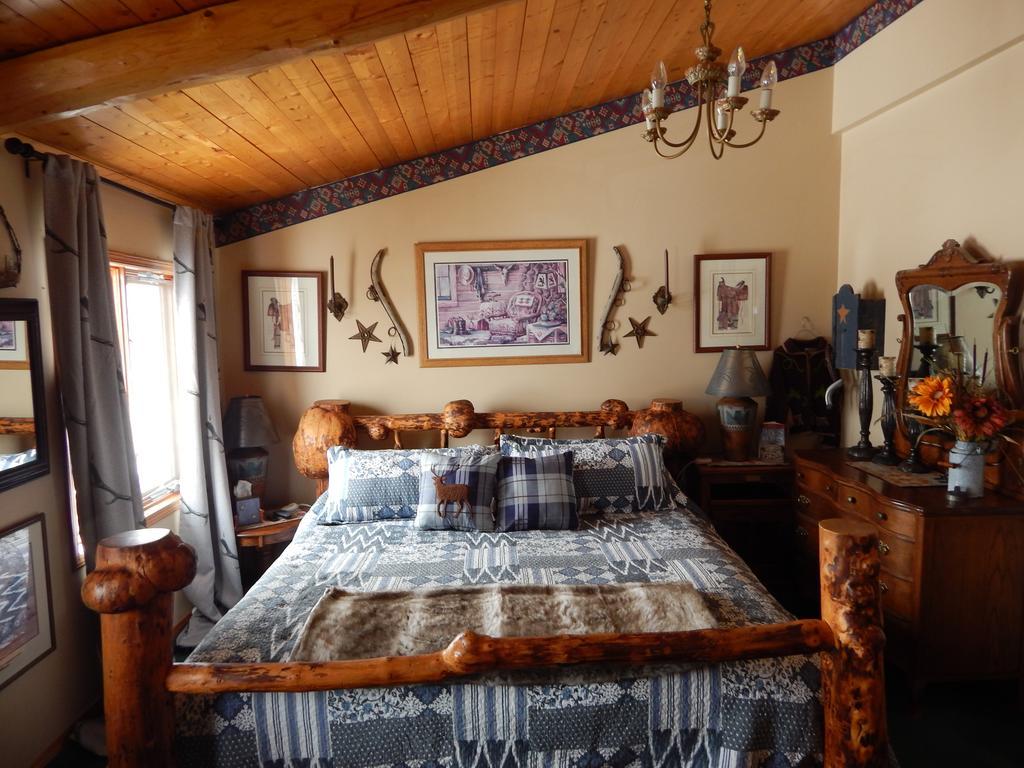 Idle Spurs Log Cabin Bed & Breakfast Black Diamond Εξωτερικό φωτογραφία