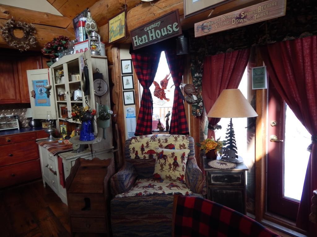 Idle Spurs Log Cabin Bed & Breakfast Black Diamond Εξωτερικό φωτογραφία