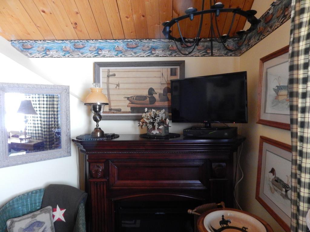 Idle Spurs Log Cabin Bed & Breakfast Black Diamond Εξωτερικό φωτογραφία