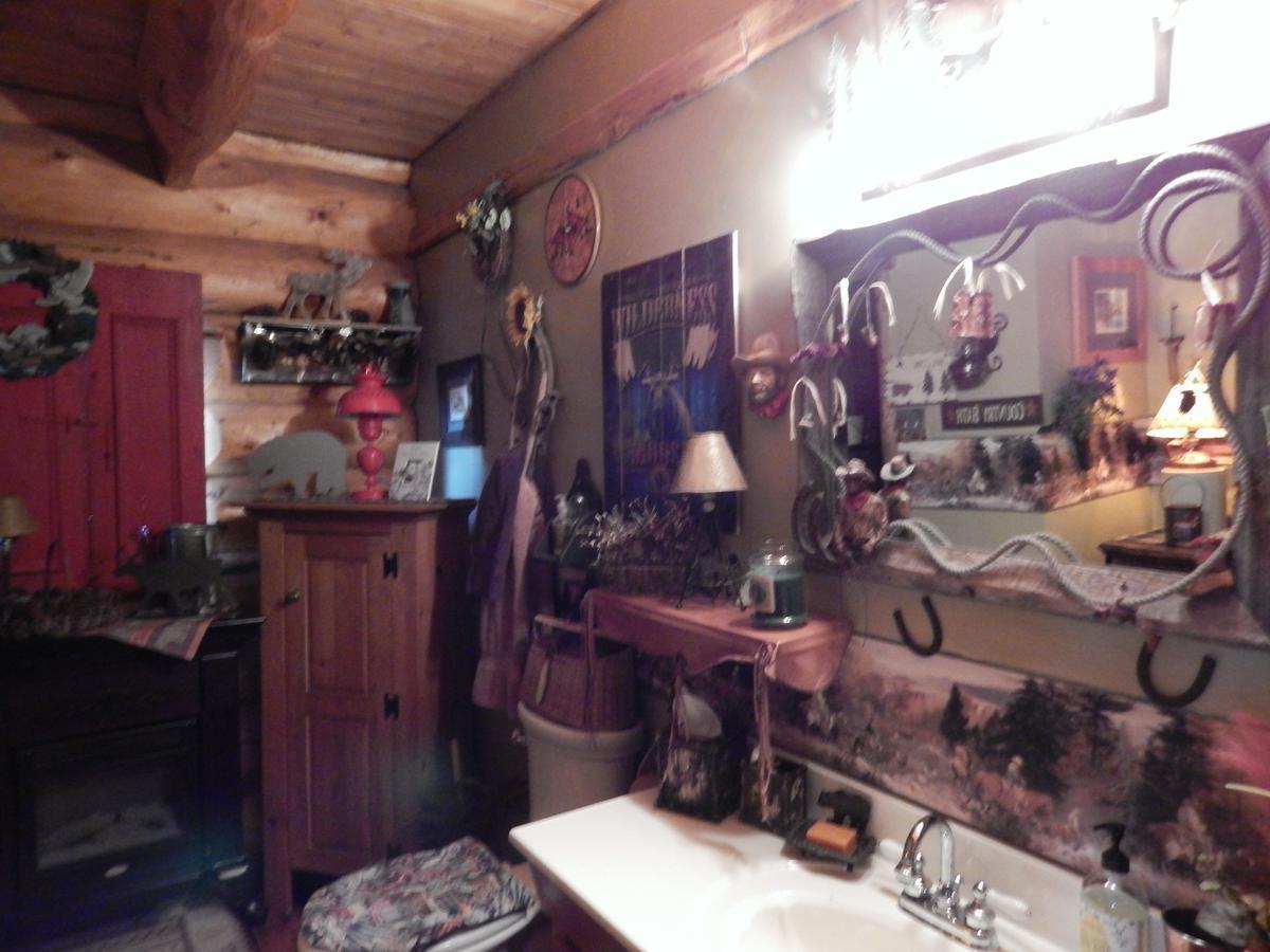 Idle Spurs Log Cabin Bed & Breakfast Black Diamond Εξωτερικό φωτογραφία